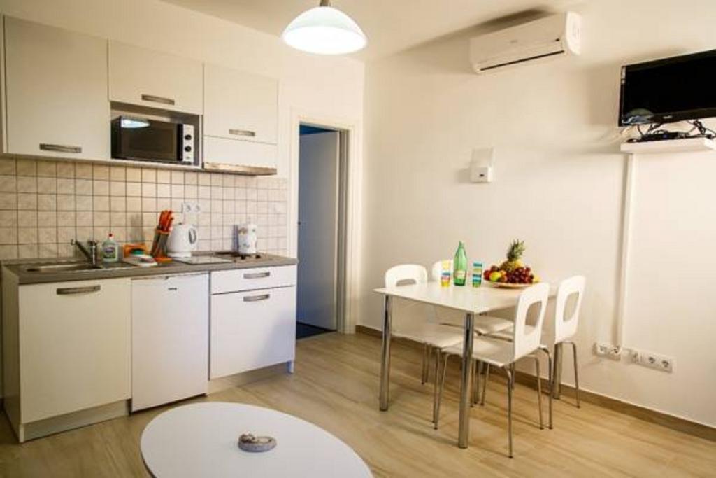 Nemira Sunny Apartments Omis Bilik gambar